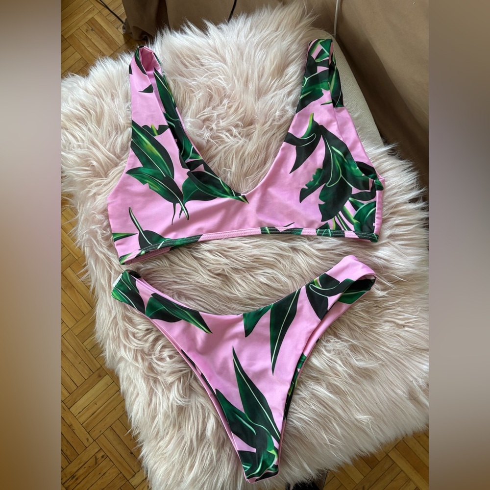 Cupshe Pink Tropical Leaf Bikini Set 🌿💗